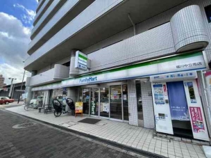 【コンビニ】ファミリーマート堀川中立売店 117m 周辺環境